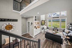 Smart-TV, DVD-Player, Bücher, Videothek