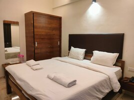 Deluxe Double Room | Free WiFi