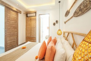 4 bedrooms, in-room safe, desk, iron/ironing board - Amazing 4 BR Villa in Central Seminyak, Modern, Immaculate, Great Location (Badung)