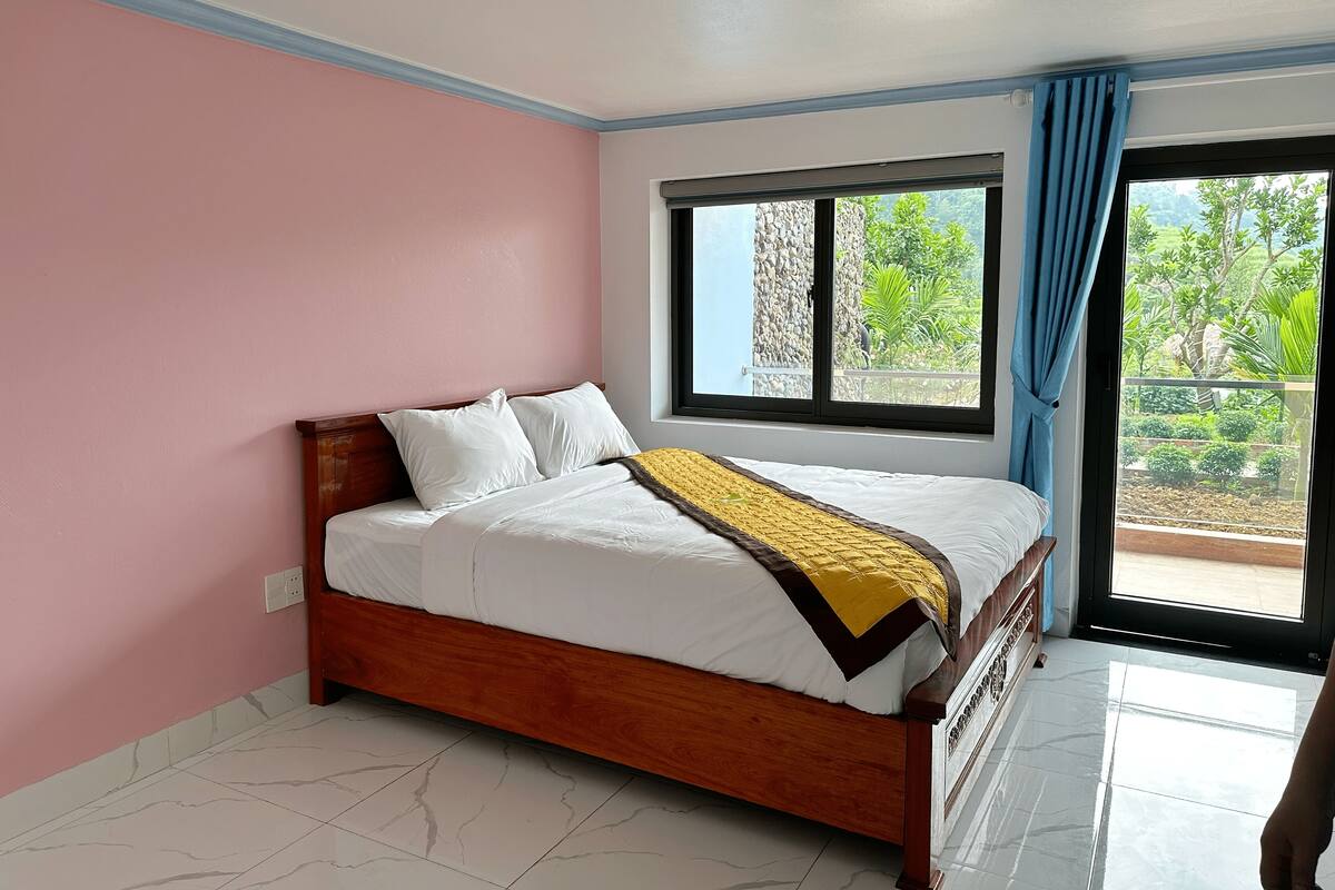 Superior-Doppelzimmer, Balkon, Hügelblick