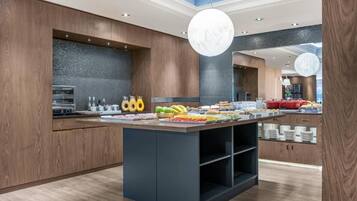 Dagelijks ontbijtbuffet (EUR 11.50 per persoon)
