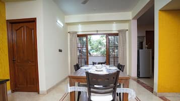 Luxury Apartment | In-room dining