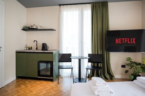 In-room dining - Muz Studios (Tirana)