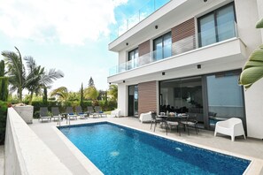 Utomhuspool