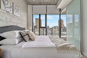 1 habitación, escritorio, tabla de planchar con plancha y wifi gratis 