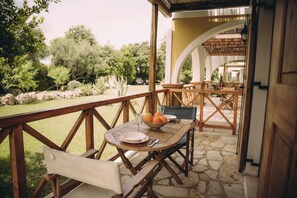 Studio dành cho gia đình (Trikalioti's Lush Estate Apt) | Ban công