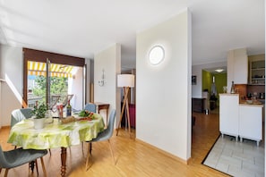 Apartamento estándar, varias habitaciones (Casa Nova Bella with free parking) | Restauración