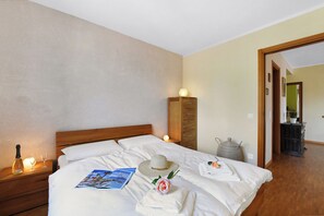 1 多间卧室、笔记本电脑工作区、熨斗/熨衣板、免费 WiFi