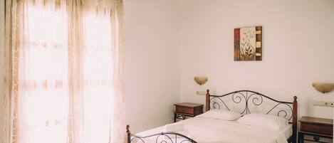 1 bedroom, free WiFi, bed sheets