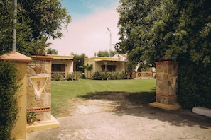 Exterior detail - Trikalioti\'s Lush Green Estate Apartments (Ilida)