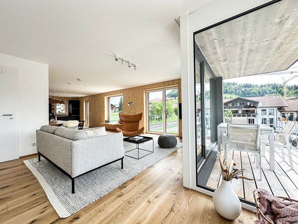 TV - Herzlich Willkommen in der Ferienwohnung "maisonette Hochgrat" Direkt im Zentrum (Oberstaufen)