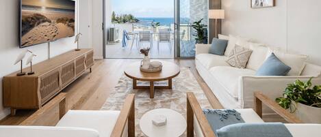 Télévision, livres, espaces bureaux