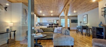 Lakeside Lounge by Chatuge Home Concierge | Lakefront · Hot Tub · Firepit · Private Dock w/ Boat Slip