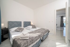 1 chambre, fer et planche à repasser, lit de bébé portatif, Wi-Fi
