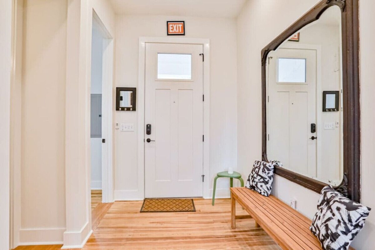 Photo 4 of Uptown Luxury, washer dryer, fenced yard