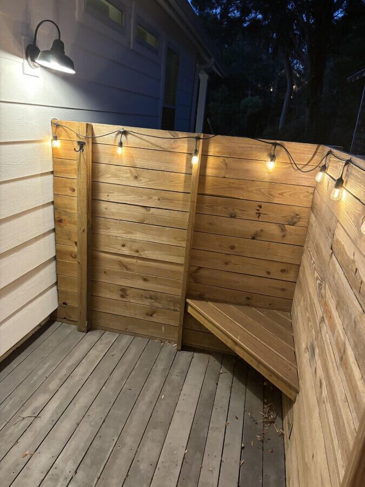 Photo 27 of Uptown Luxury, washer dryer, fenced yard