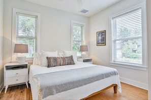 3 bedrooms, desk, iron/ironing board, travel cot
