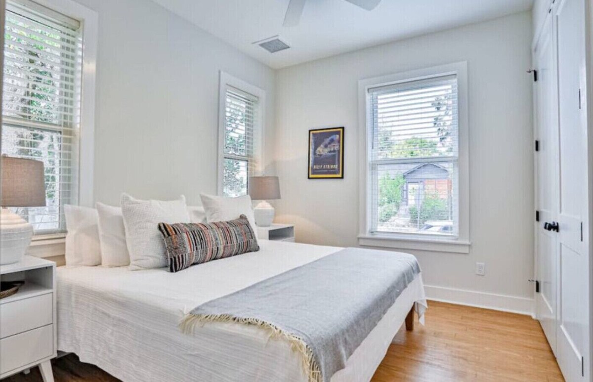 Photo 7 of Uptown Luxury, washer dryer, fenced yard