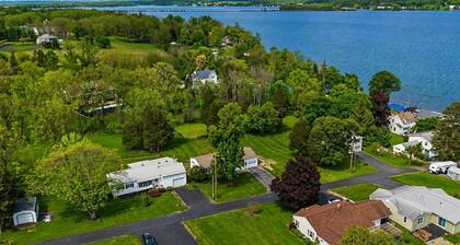 Lake Views | Cayuga Wine Trail | Hot Tub | FLX