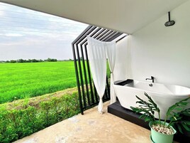 Room Feel Good, Pool View | 阳台