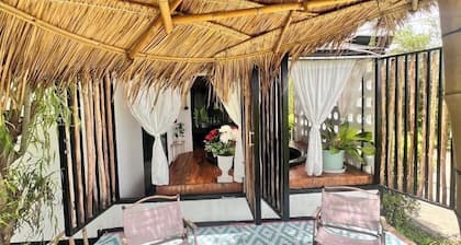 Penguin Villa Resort & Bistro