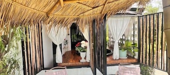 Penguin Villa Resort & Bistro