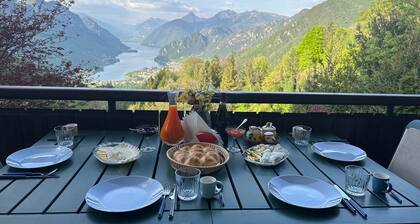 Nature escape with all modern amenities, huge private land, crazy views