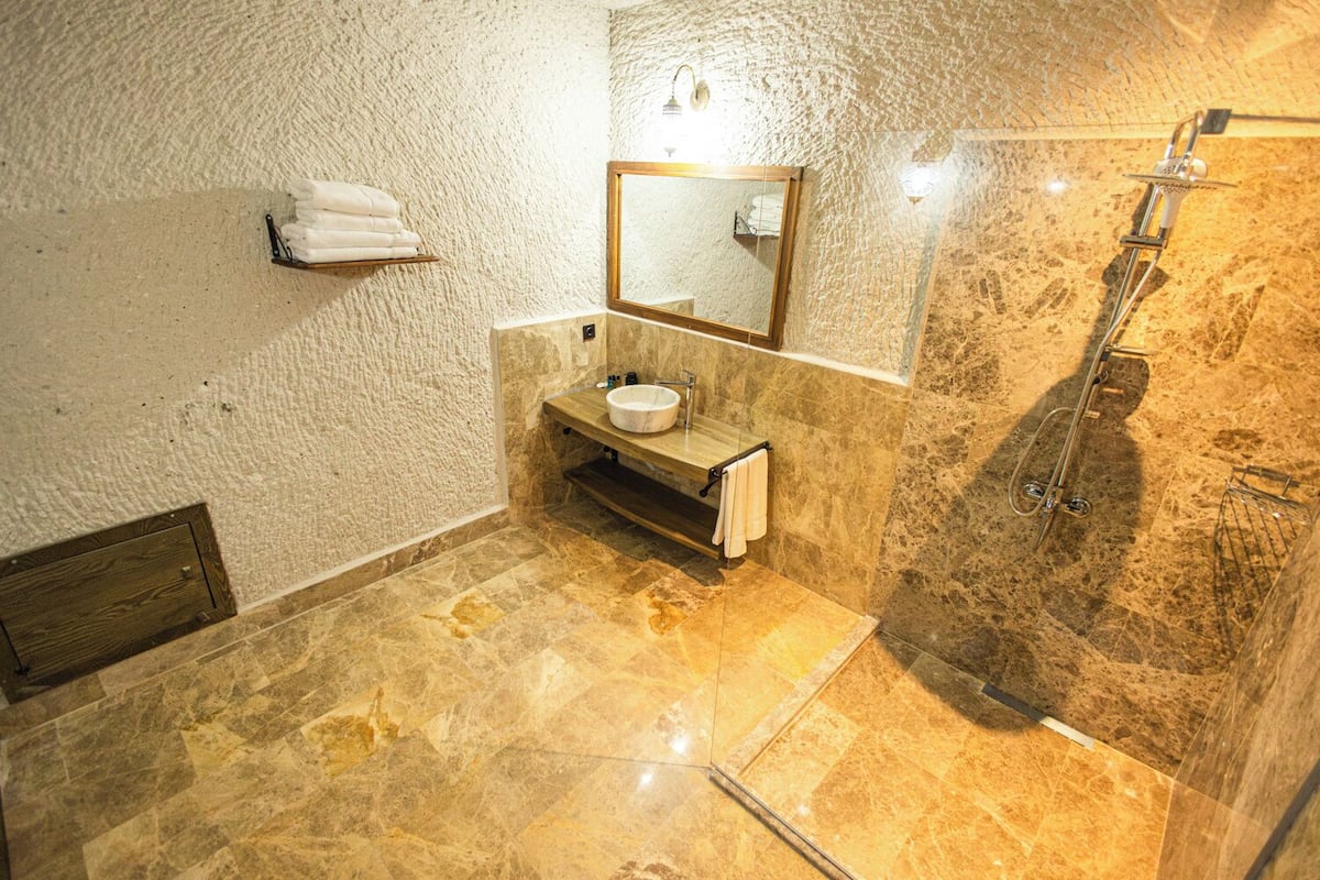 Camera Deluxe | Bagno | Pantofole, asciugamani