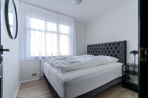 3 Schlafzimmer, Schreibtisch, Bügeleisen/Bügelbrett, WLAN