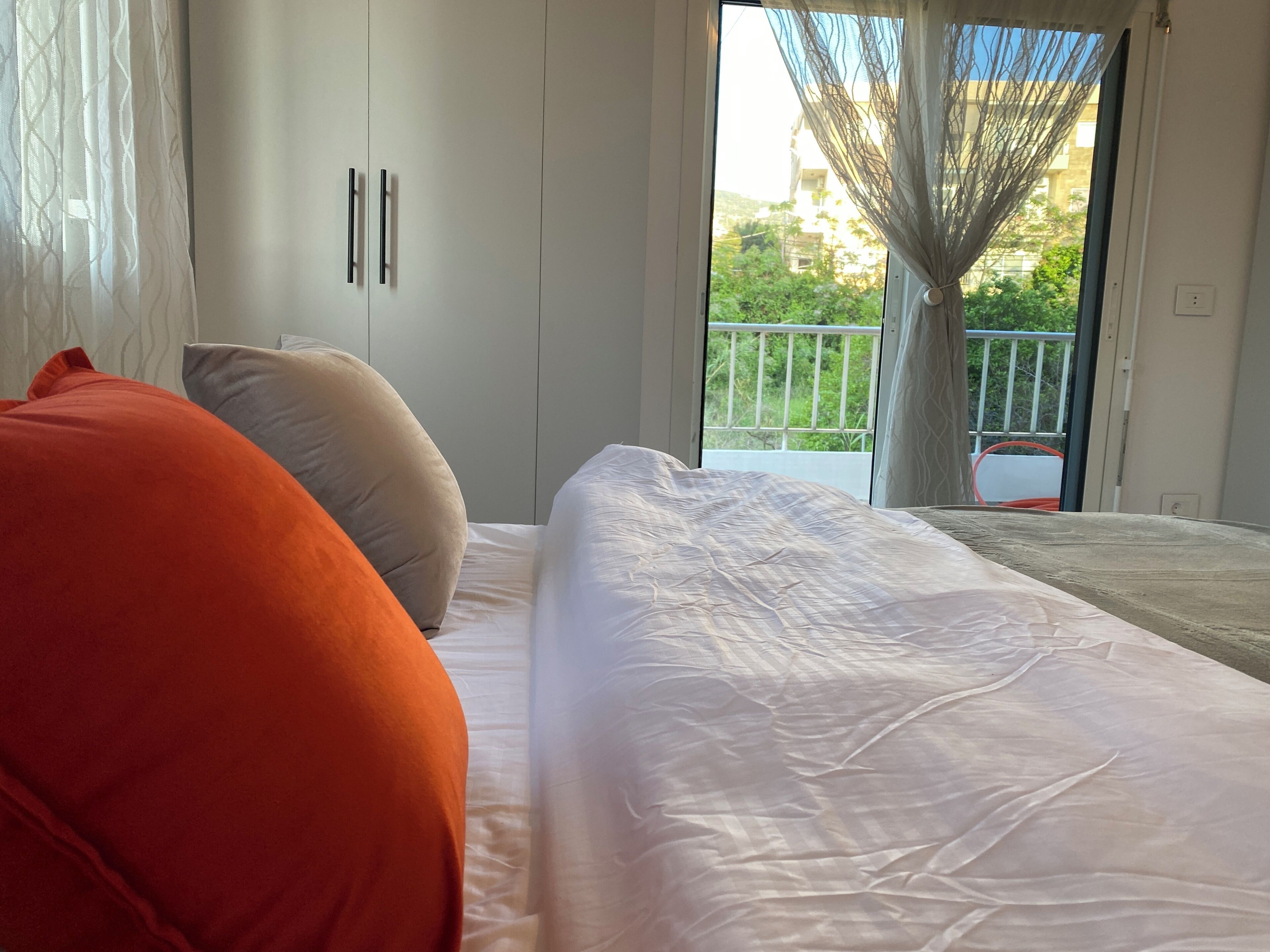 2 quartos, cofres nos quartos, escrivaninha, Wi-Fi