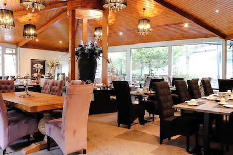 Free daily buffet breakfast. Gästehaus Luise