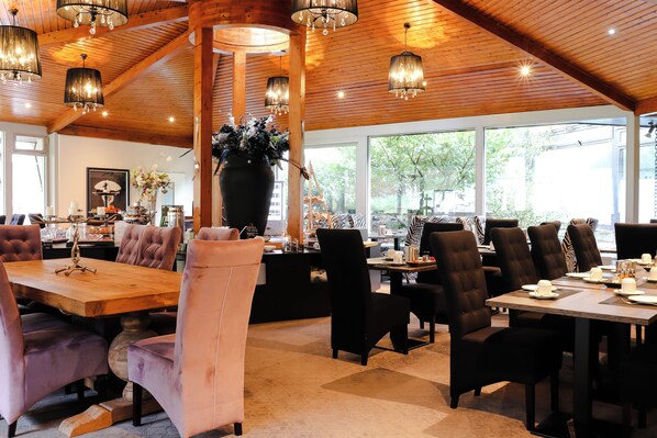 Free daily buffet breakfast  - Gästehaus Luise (Bad Bergzabern)