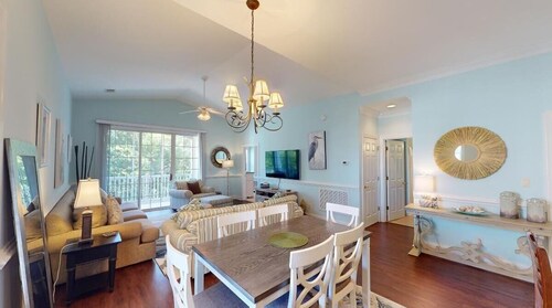 Golfer Hideaway in  Prestigious Litchfield