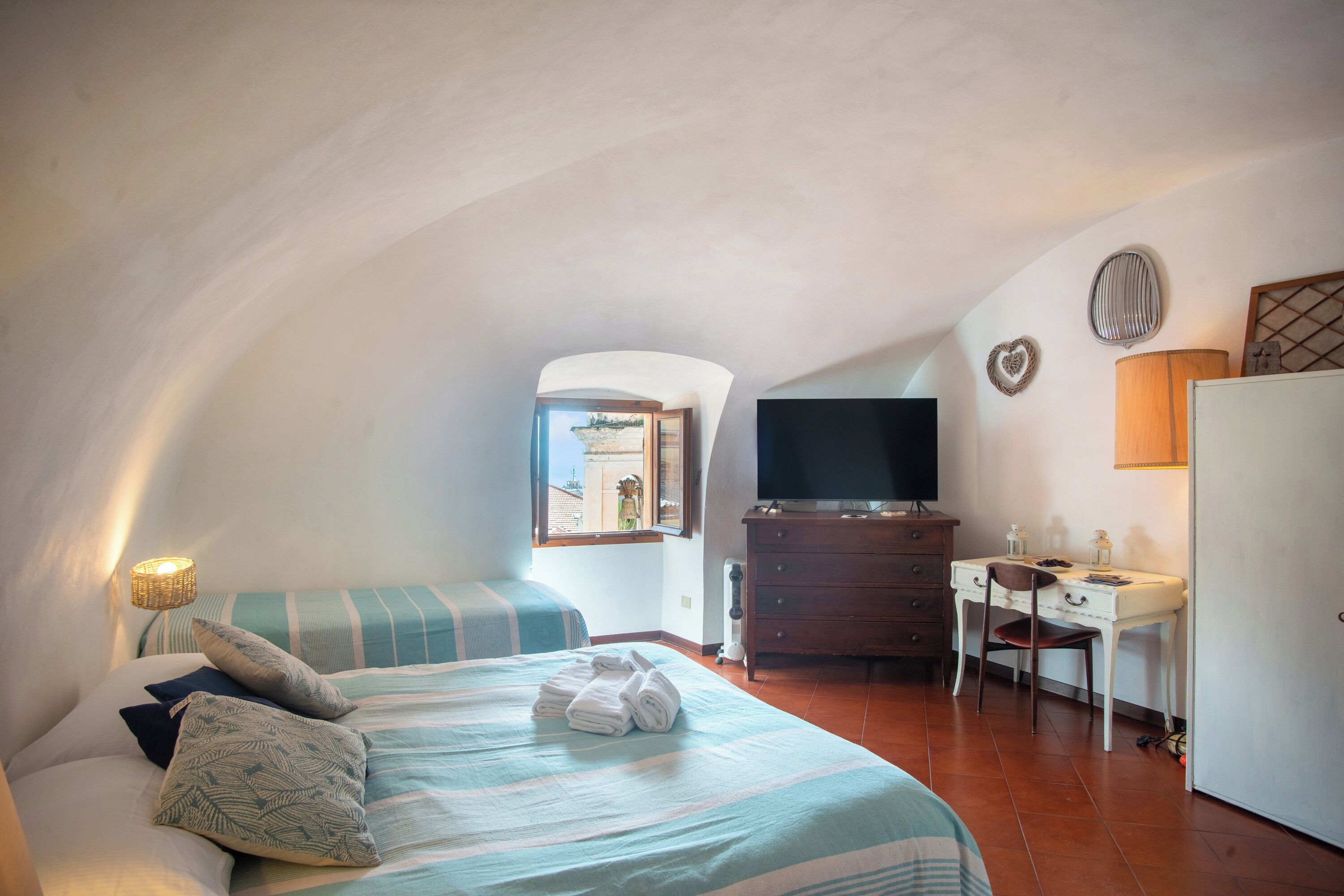 1 quarto, Wi-Fi de cortesia, roupa de cama