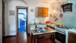 Family Apartment, 1 Bedroom, Microwave (La Casa Nel Cuore di Sanremo,) | Private kitchen - La Casa Nel Cuore di Sanremo, Historic Center (Sanremo)