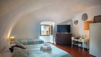 1 bedroom, free WiFi, bed sheets