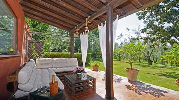 Casa Standard, camere multiple, lato montagna (Casale Pontarello) | Terrazza/patio