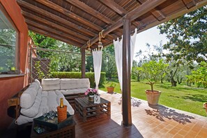 Standard-Haus, Mehrere Schlafzimmer, Bergseite (Casale Pontarello) | Terrasse/Patio