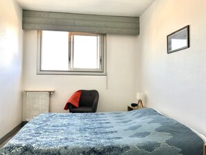 1 Schlafzimmer, Bügeleisen/Bügelbrett