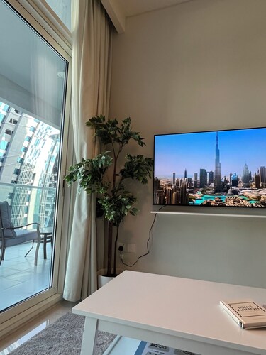 Apartment in Down Town 12 mins walking to Dubai mall & Burj Khalifa