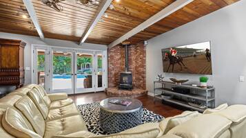 Älytelevisio, kirjoja, stereot