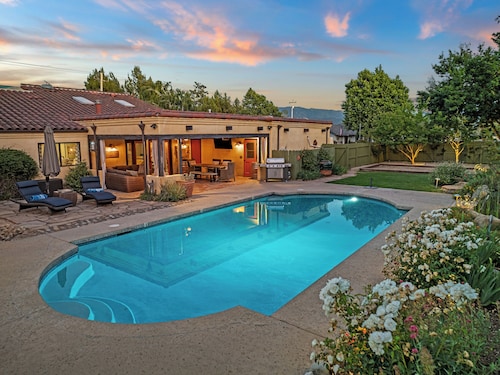 Casa Calzada: Private Retreat w/ Pool & Vineyard!