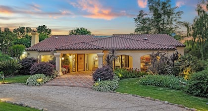 Casa Calzada: Private Retreat w/ Pool & Vineyard!