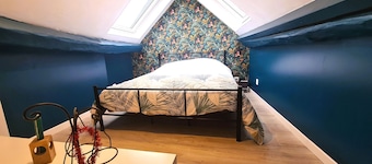 Romantic Getaway: Cozy Gîte with Pool, near Brenne Lakes, Starry Nights