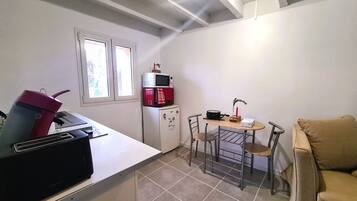 Køleskab, mikrobølgeovn