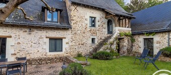 Charming Guest Room with Pool near Angers Expo - Tranquil Setting, Private Terrace