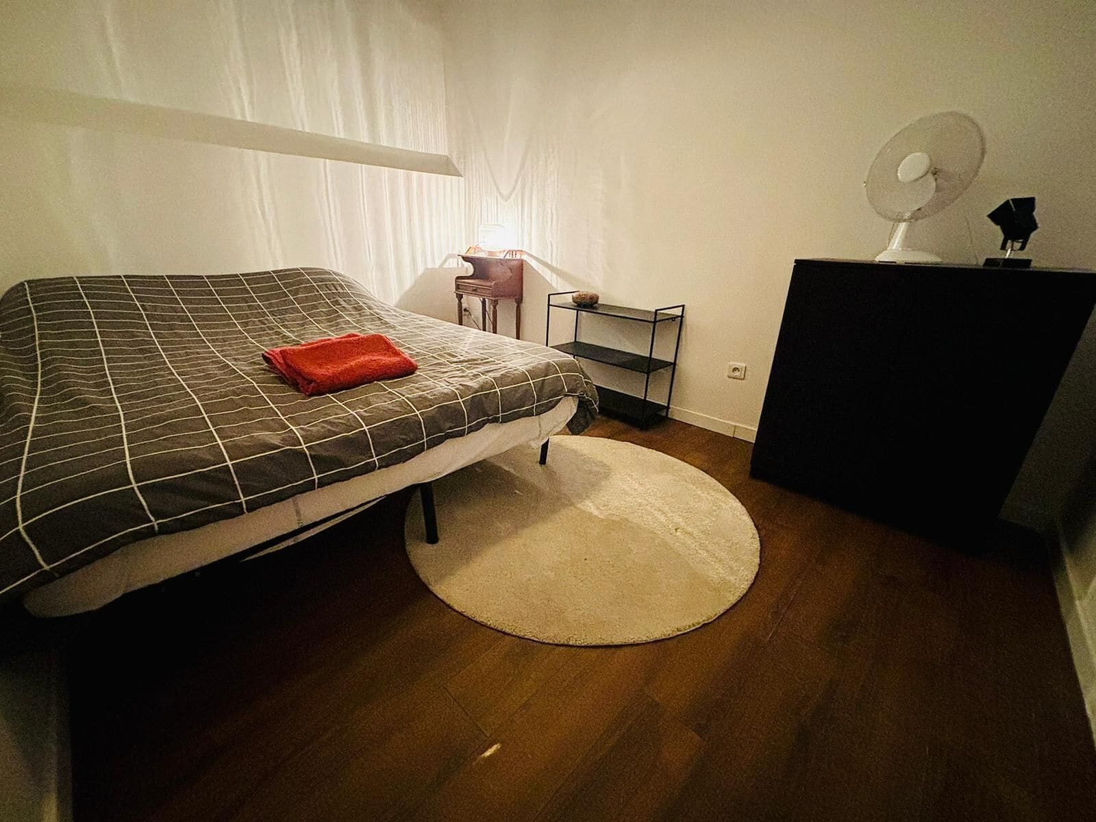 3 chambres, fer et planche à repasser, Wi-Fi gratuit, draps fournis