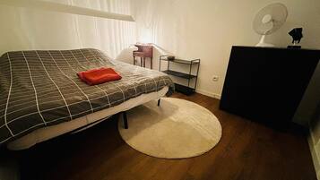 3 chambres, fer et planche Ă repasser, Wi-Fi gratuit, draps fournis