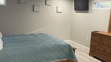 2 makuuhuonetta, silitysrauta/-lauta, ilmainen Wi-Fi, vuodevaatteet