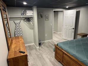 2 habitaciones, tabla de planchar con plancha y wifi gratis 